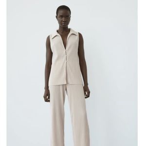 Zara NWOT pleated top